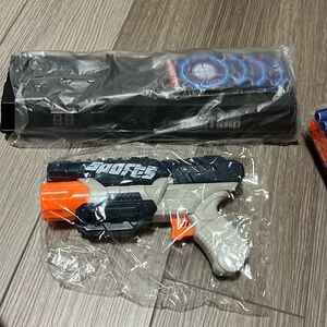 Children’s shooting suit gun